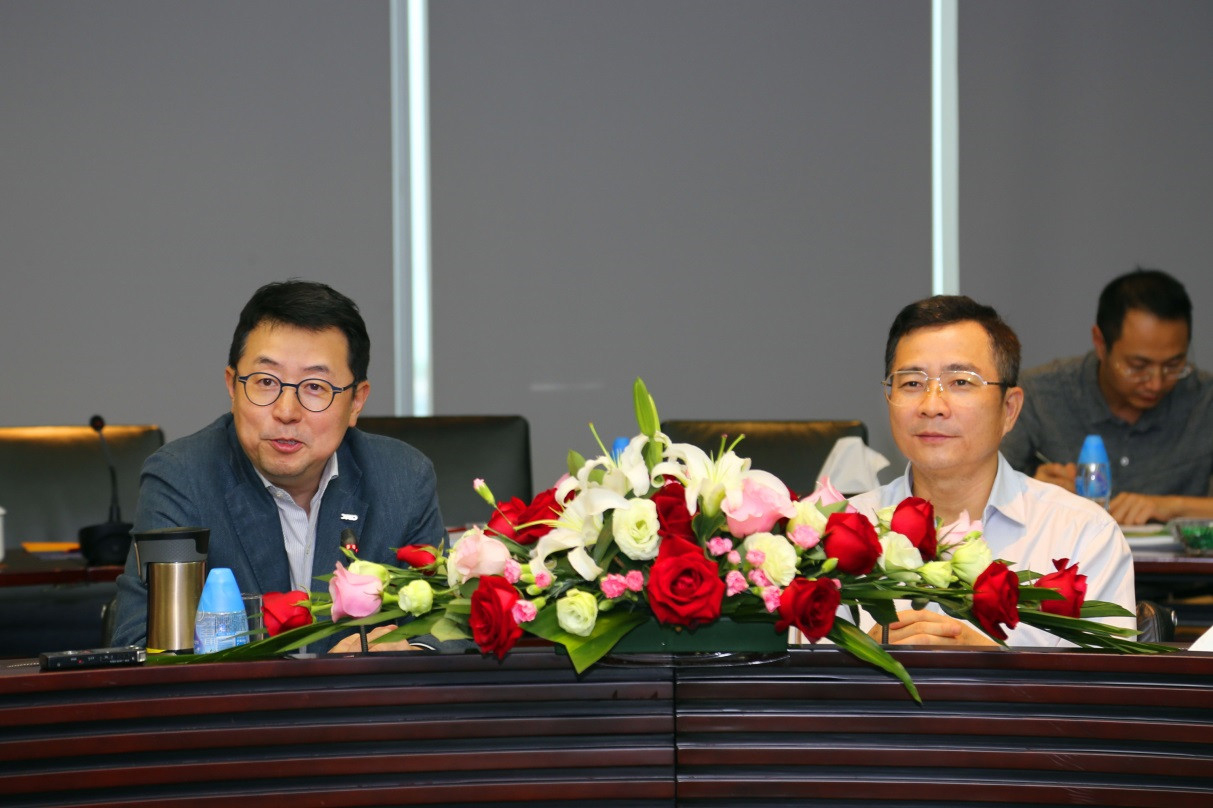 李贵平同江门市副市长蔡德威会谈